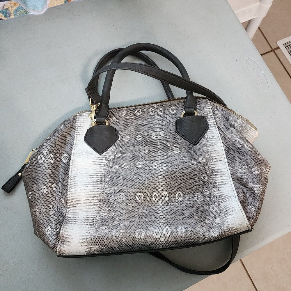 Liz Claiborne Handbag with Shoulder Strap - Picture 2 of 8